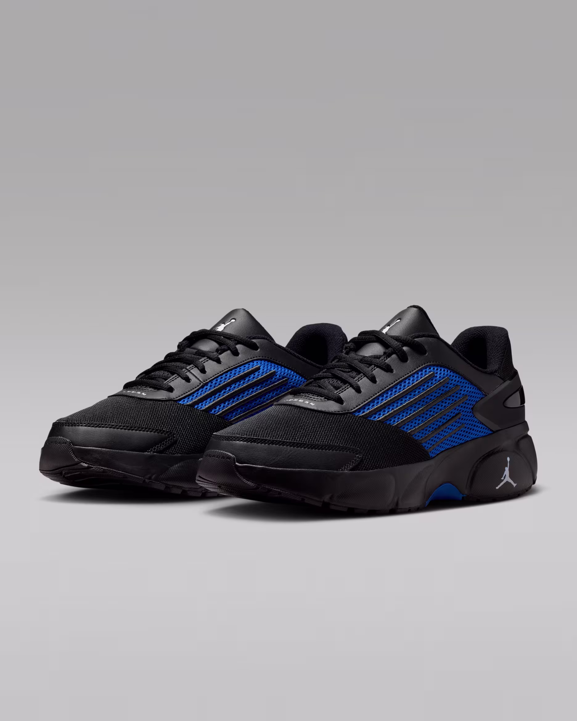 AIR JORDAN TRUNNER FLOW - image 2